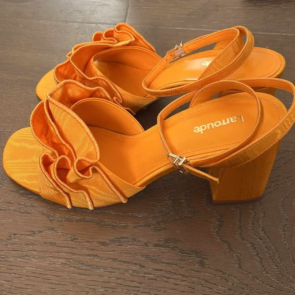 NEW Larroude Orange Selena Ruffle Sandal NWB - Picture 7 of 13